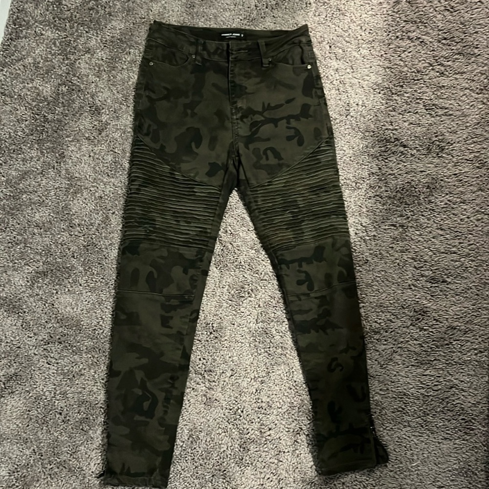 Camo jeans size 9